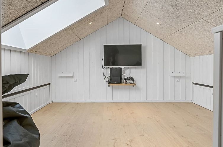 Vakantiehuis "Sunna" - 1.2km from the sea