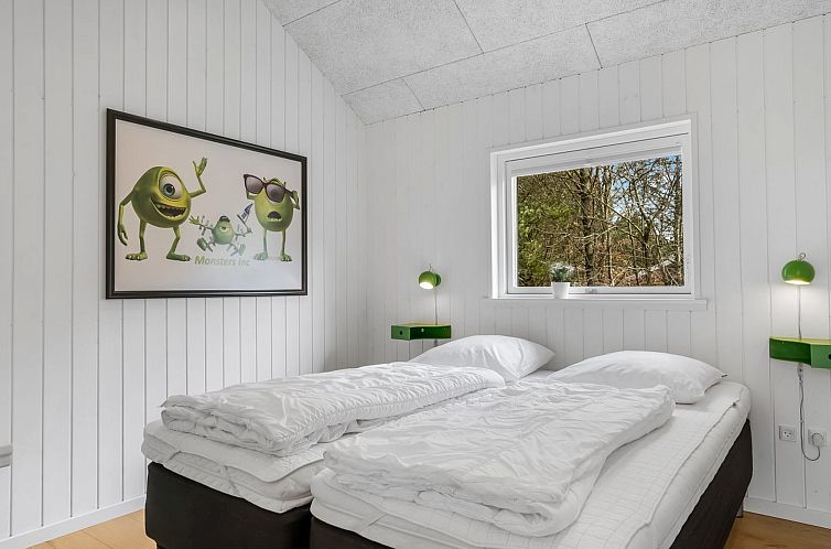 Vakantiehuis "Sunna" - 1.2km from the sea