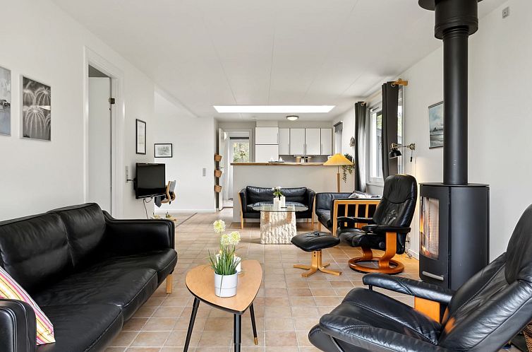 Vakantiehuis "Merrit" - 350m from the sea