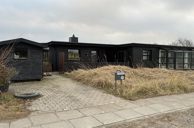Vakantiehuis "Falk" - 900m from the sea