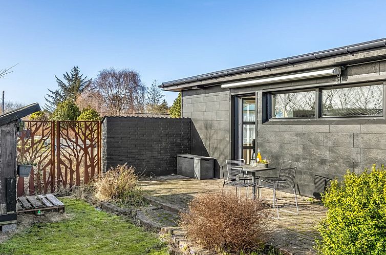 Vakantiehuis "Falk" - 900m from the sea