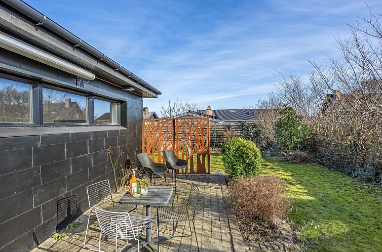 Vakantiehuis "Falk" - 900m from the sea