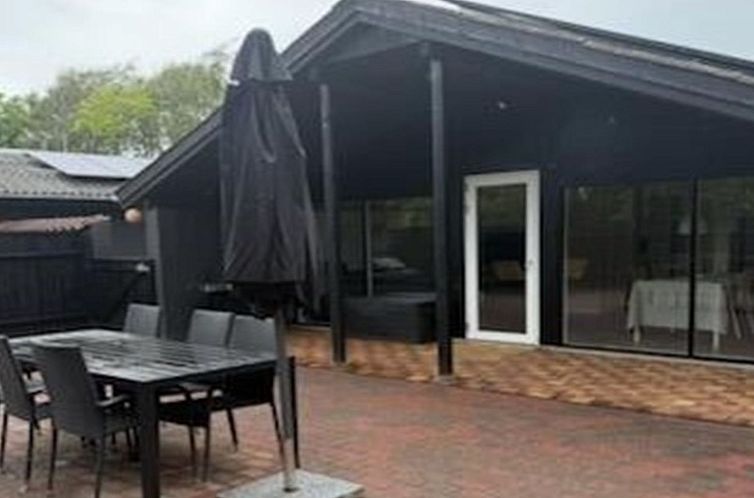 Vakantiehuis "Sibyll" - 1km from the sea
