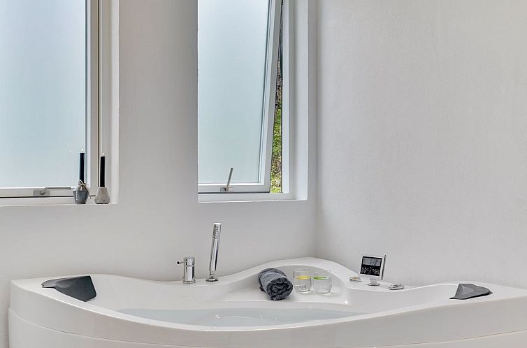 Vakantiehuis "Elso" - 600m to the fjord