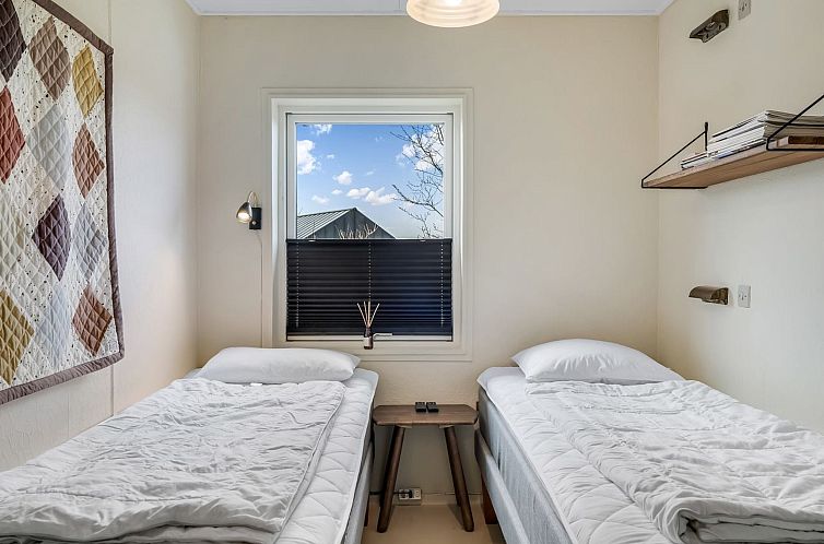 Vakantiehuis "Lenya" - 300m to the fjord