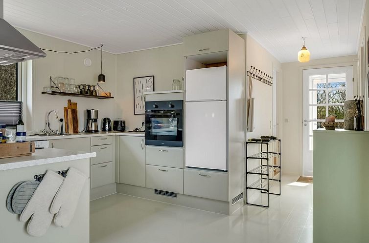 Vakantiehuis "Lenya" - 300m to the fjord