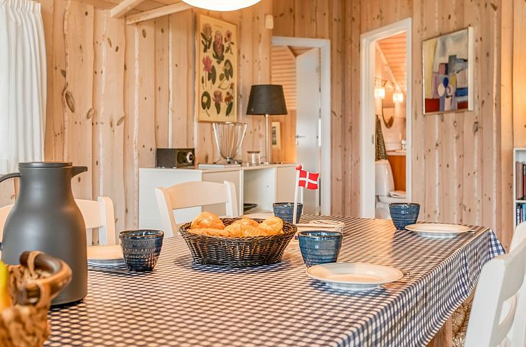 Vakantiehuis "Leya" - 1.2km from the sea