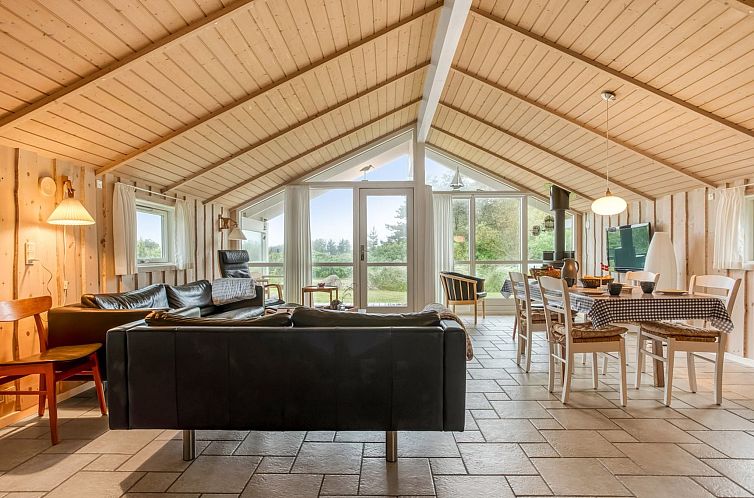 Vakantiehuis "Leya" - 1.2km from the sea