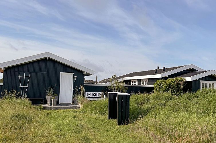 Vakantiehuis "Halsten" - 551m from the sea