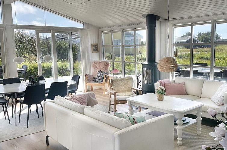 Vakantiehuis "Halsten" - 551m from the sea