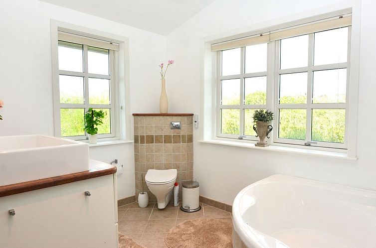 Vakantiehuis "Halsten" - 551m from the sea