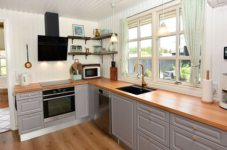 Vakantiehuis "Halsten" - 551m from the sea