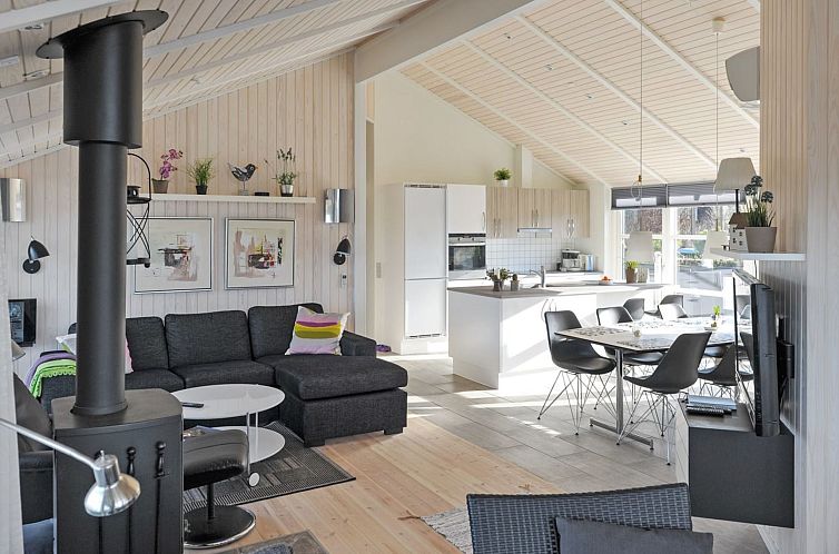 Vakantiehuis "Mathias" - 625m from the sea