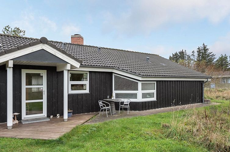 Vakantiehuis "Carlina" - 1.3km from the sea