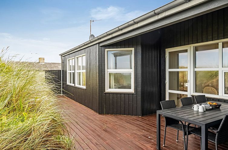 Vakantiehuis "Edwin" - 400m from the sea