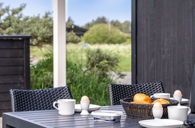 Vakantiehuis "Frejdis" - 1.1km from the sea