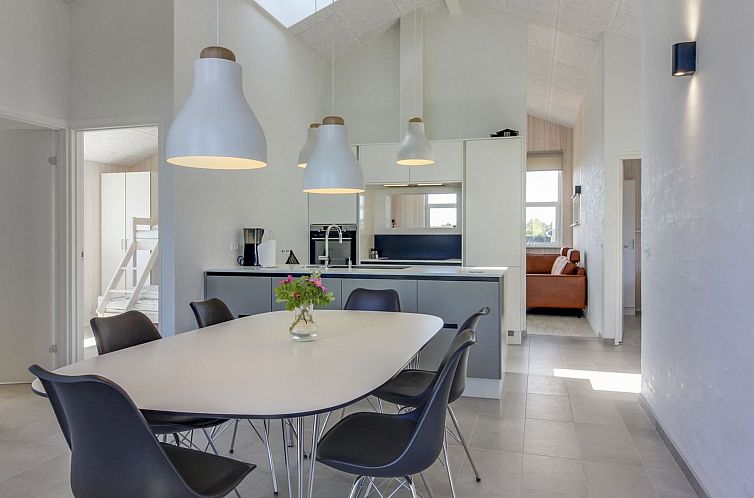 Vakantiehuis "Grith" - 1km from the sea