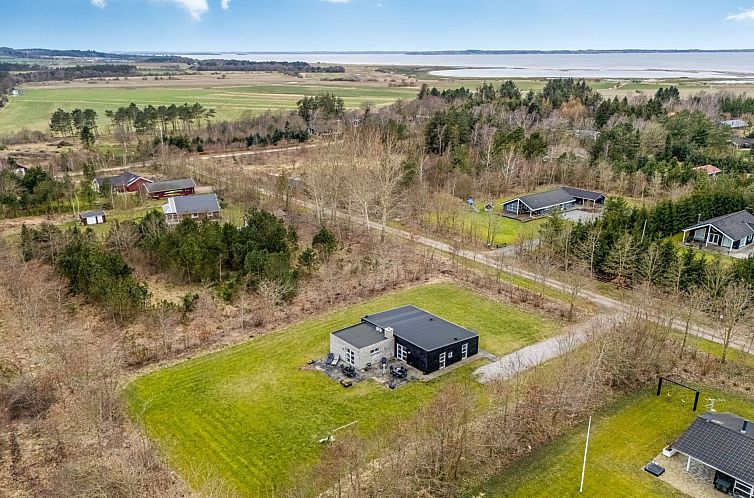 Vakantiehuis "Jarven" - 500m to the fjord