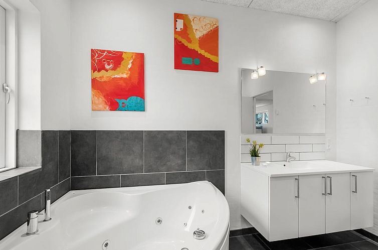 Vakantiehuis "Jarven" - 500m to the fjord