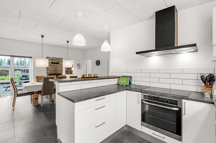 Vakantiehuis "Jarven" - 500m to the fjord