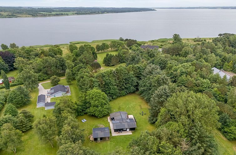 Vakantiehuis "Gudrid" - 250m to the fjord