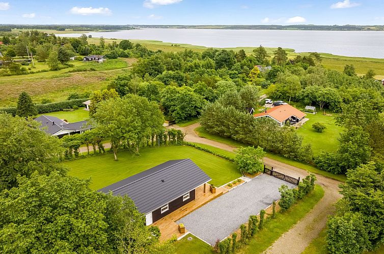 Vakantiehuis "Skip" - 300m to the fjord