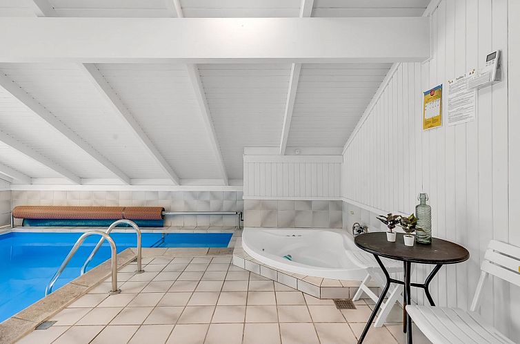 Vakantiehuis "Rathulf" - 700m from the sea