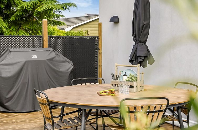 Vakantiehuis "Nanja" - 250m from the sea