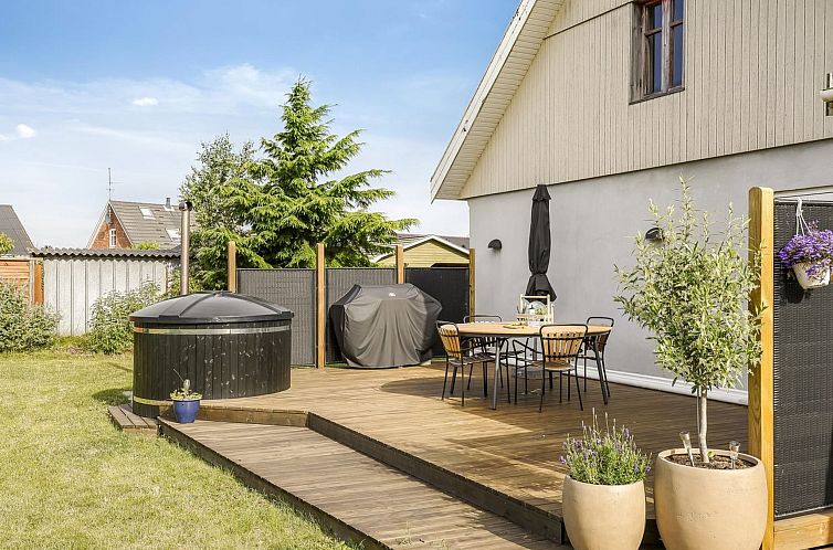 Vakantiehuis "Nanja" - 250m from the sea