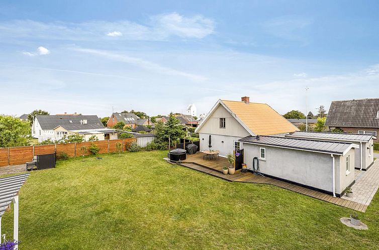 Vakantiehuis "Nanja" - 250m from the sea