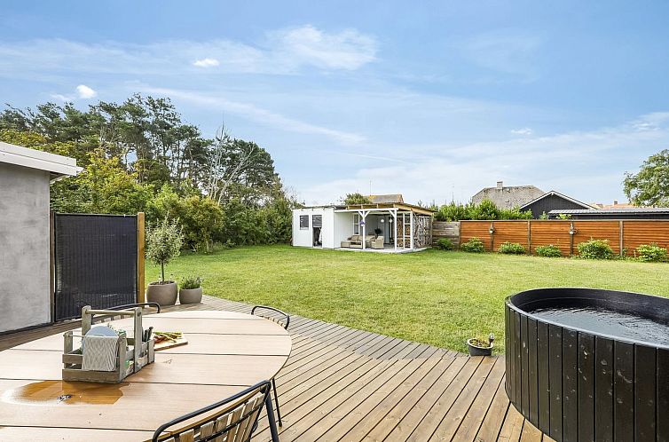 Vakantiehuis "Nanja" - 250m from the sea