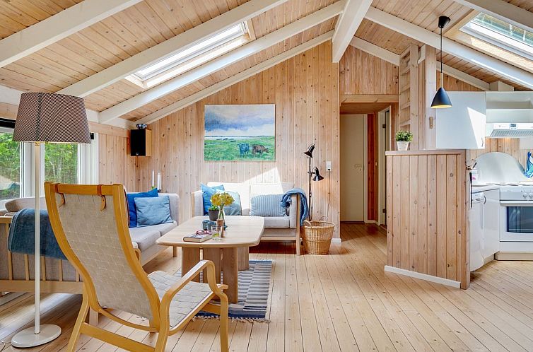 Vakantiehuis "Vasa" - 400m from the sea