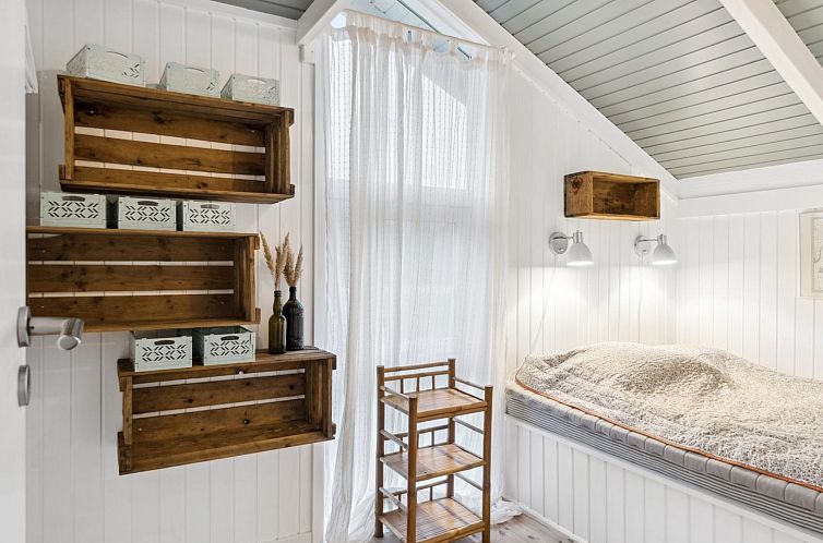 Vakantiehuis "Pauliina" - 500m from the sea