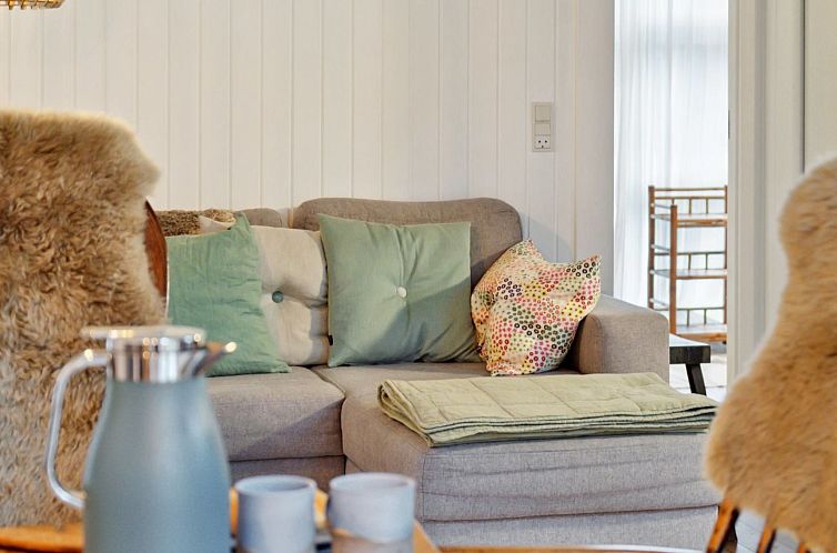 Vakantiehuis "Pauliina" - 500m from the sea