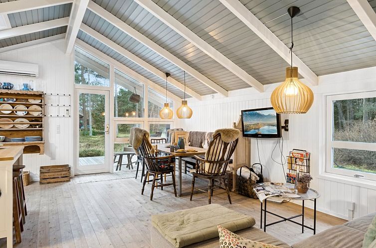 Vakantiehuis "Pauliina" - 500m from the sea