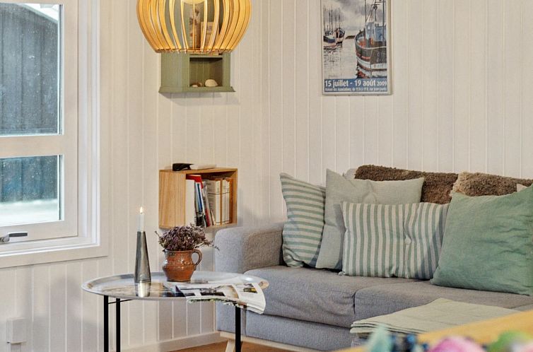 Vakantiehuis "Pauliina" - 500m from the sea