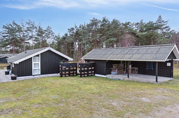 Vakantiehuis "Pauliina" - 500m from the sea