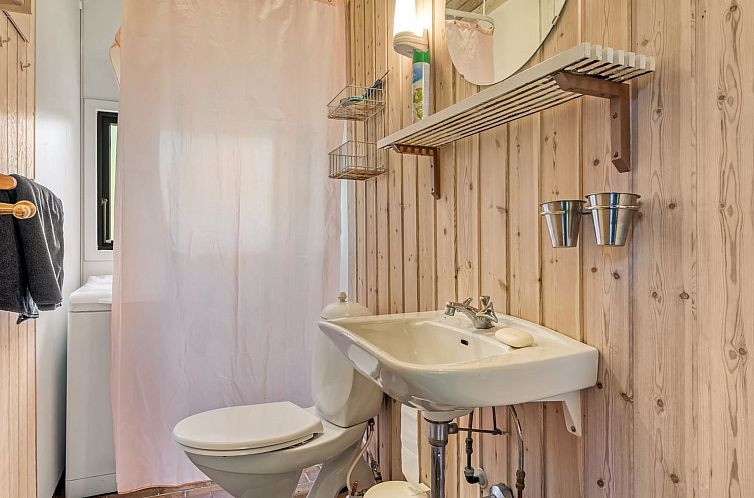 Vakantiehuis "Elfrieda" - 1.6km from the sea