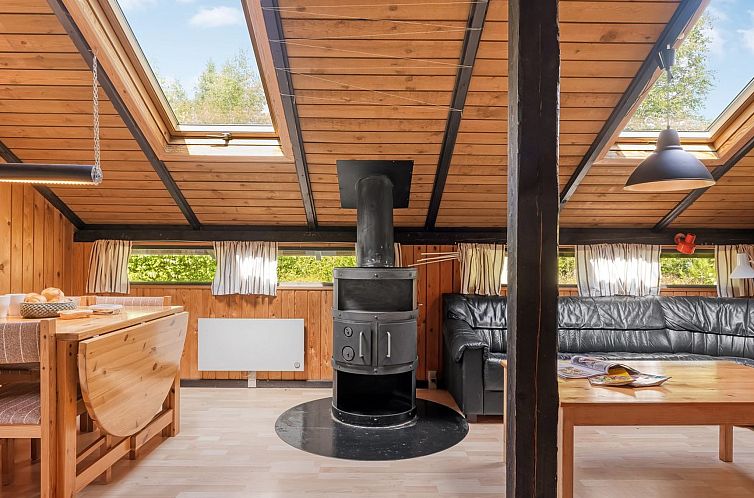 Vakantiehuis "Elfrieda" - 1.6km from the sea