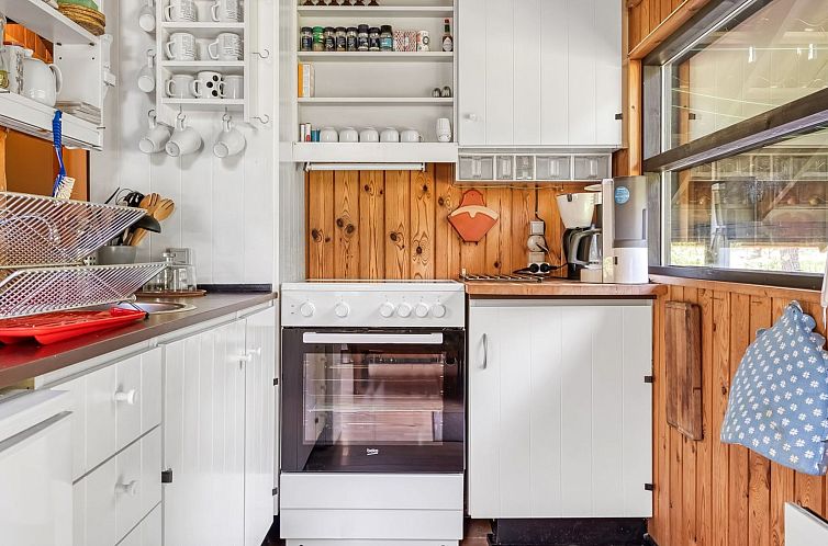 Vakantiehuis "Elfrieda" - 1.6km from the sea