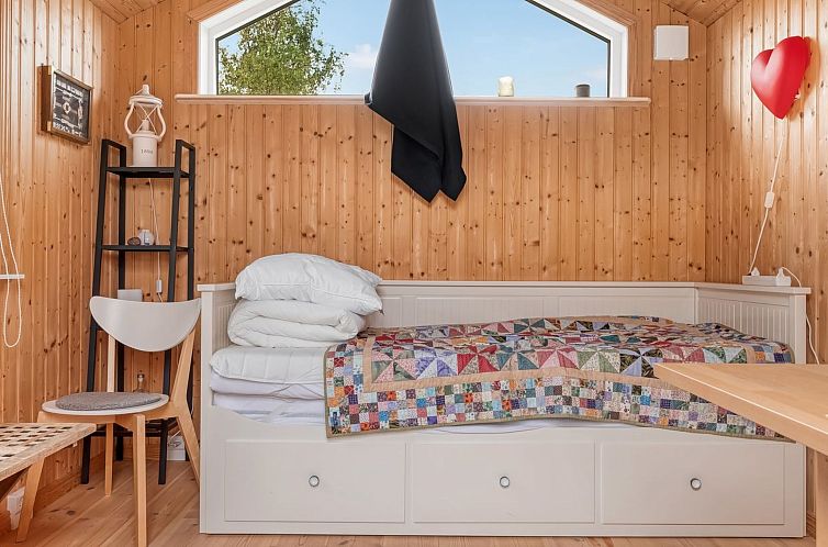 Vakantiehuis "Thine" - 800m from the sea