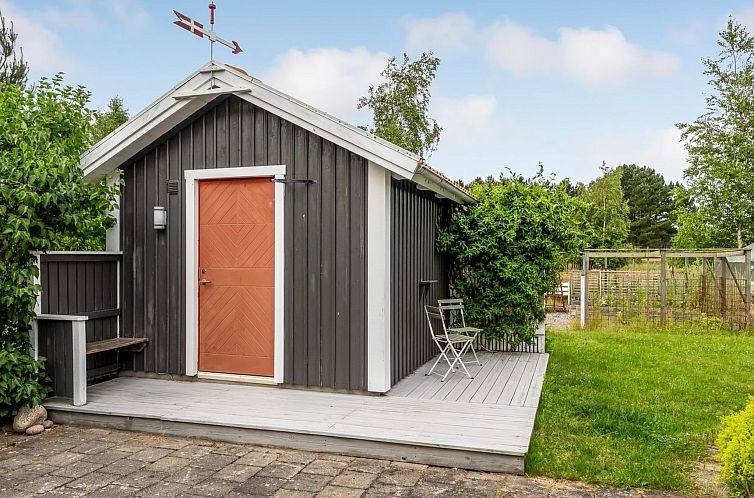 Vakantiehuis "Thine" - 800m from the sea