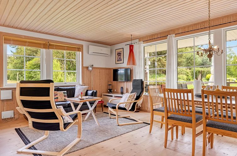 Vakantiehuis "Thine" - 800m from the sea