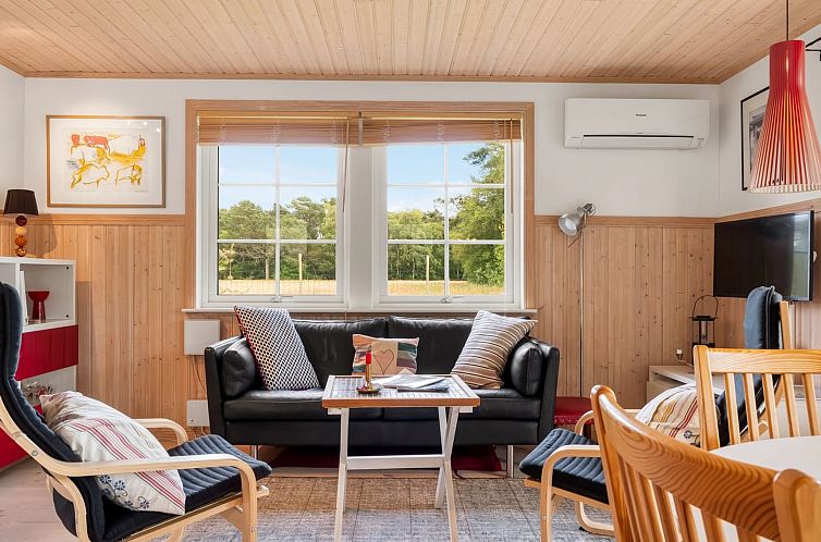 Vakantiehuis "Thine" - 800m from the sea