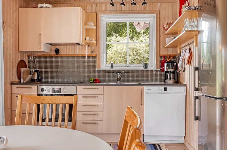 Vakantiehuis "Thine" - 800m from the sea