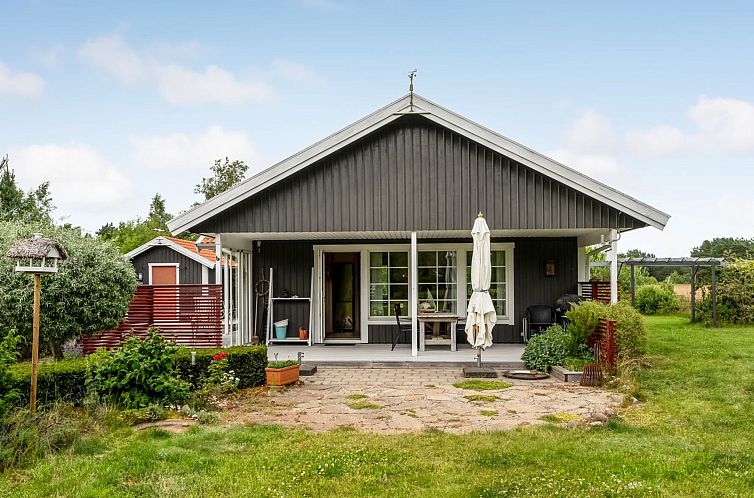 Vakantiehuis "Thine" - 800m from the sea