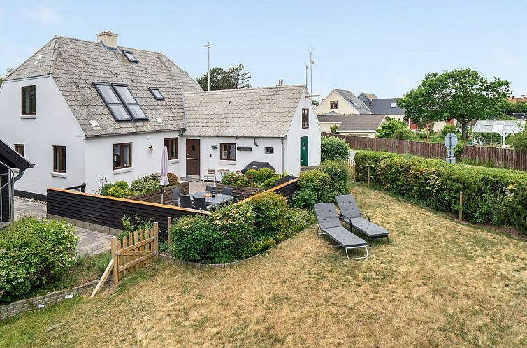 Vakantiehuis "Eivi" - 150m from the sea