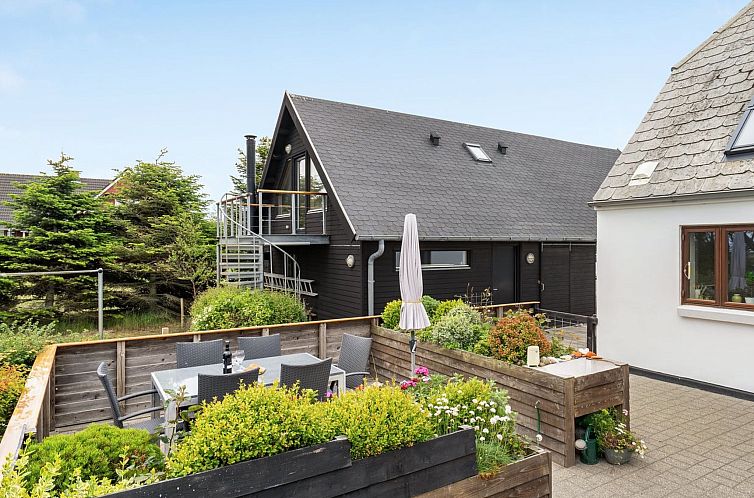 Vakantiehuis "Eivi" - 150m from the sea