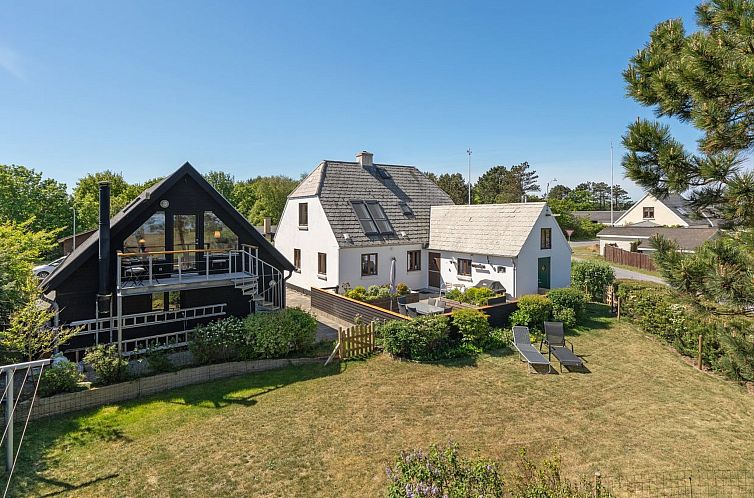 Vakantiehuis "Eivi" - 150m from the sea