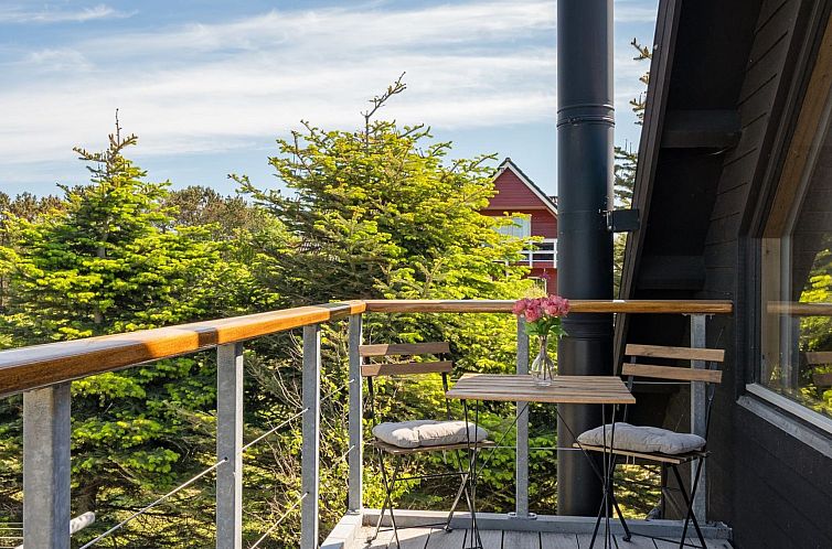 Vakantiehuis "Eivi" - 150m from the sea